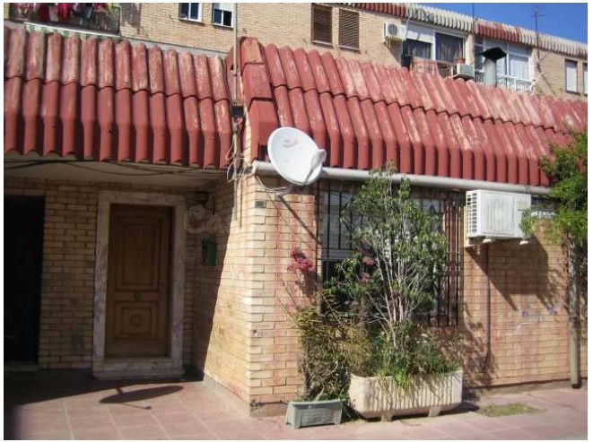 Se vende Piso OKUPADO en Calle Vías Bajo 20 Murcia, (Murcia).
