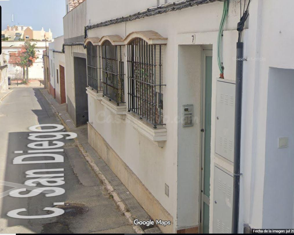 SE VENDE inmueble ALQUILADO en Calle San Diego 7 Chiclana de la Frontera, (Cádiz).