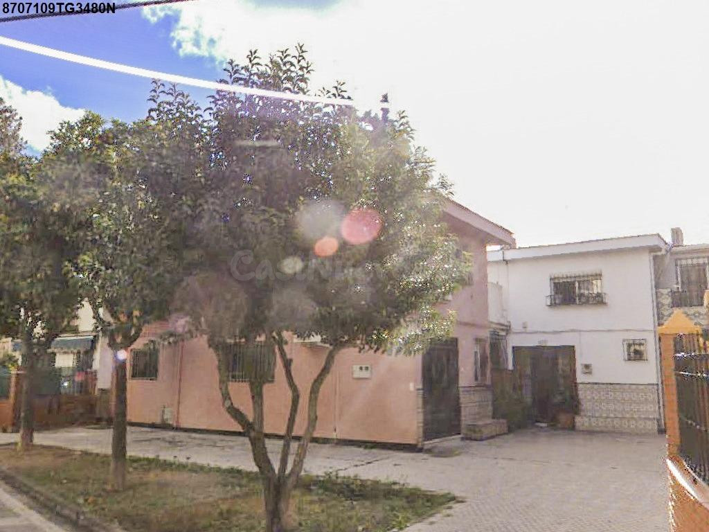Se vende Casa ALQUILADA en Calle Juan Xxiii 8 Sevilla, (Sevilla).