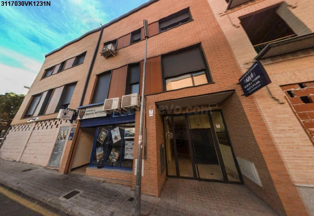 Se vende Piso + 2 Garajes ALQUILADOS en Calle Comercio 1 Bargas, (Toledo).