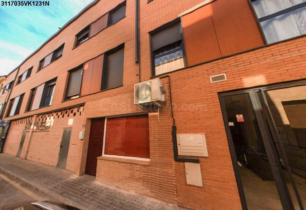 S vende Piso + Garaje ALQUILADOS en Calle Comercio 5 Bargas, (Toledo).