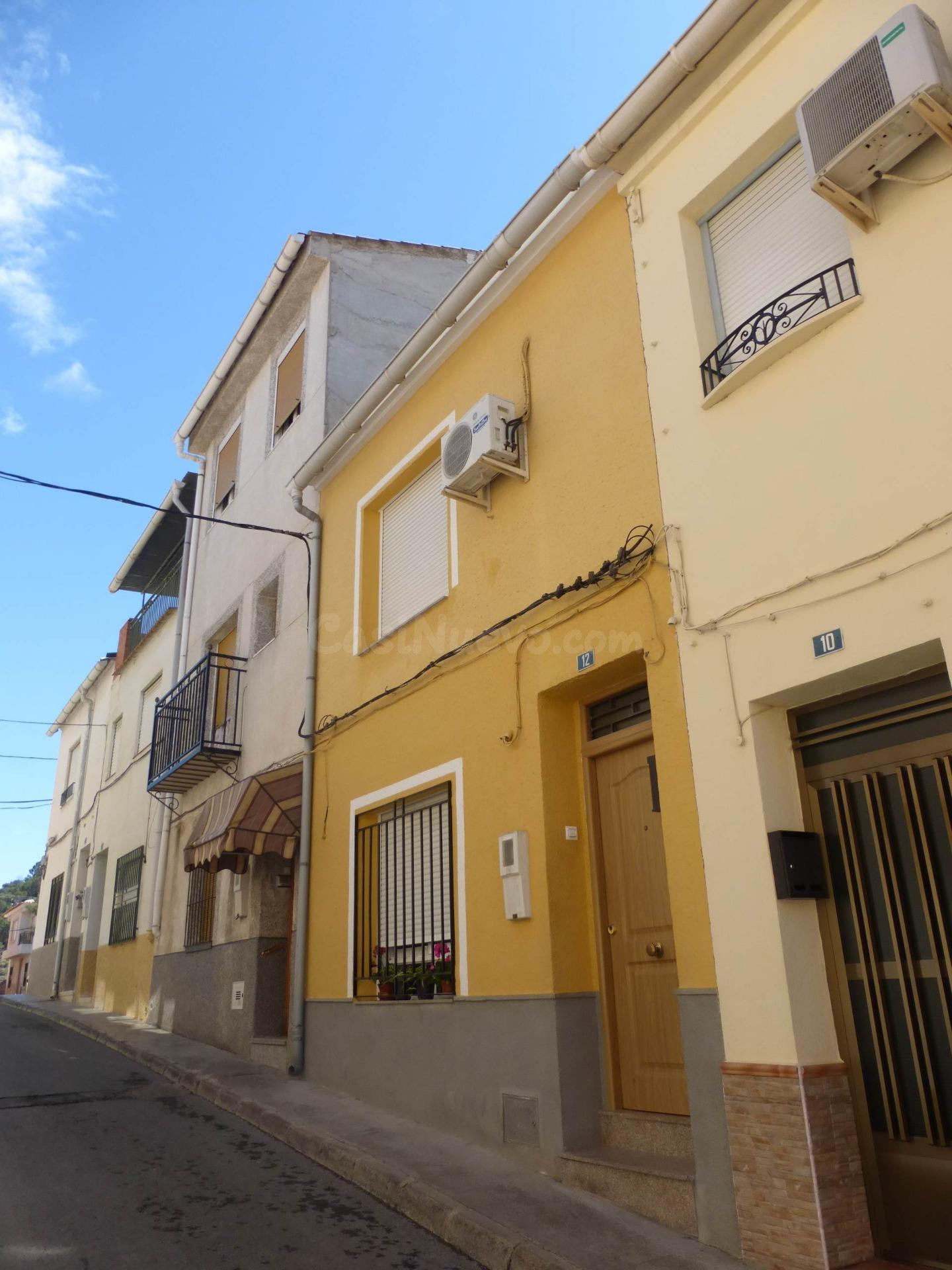 Se vende Casa ALQUILAD en Calle Duque Ahumada 12 Abarán, (Murcia).