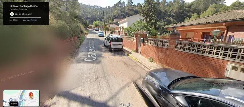 SE VENDE CASA OKUPADA en Calle Santiago Rusiñol Cervelló (Ba - foto 3