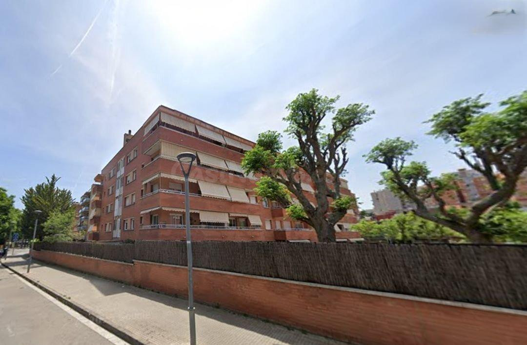 SE VENDE PISO OKUPADO en Calle Salvador Dali Nº 1 Viladecans - foto 3