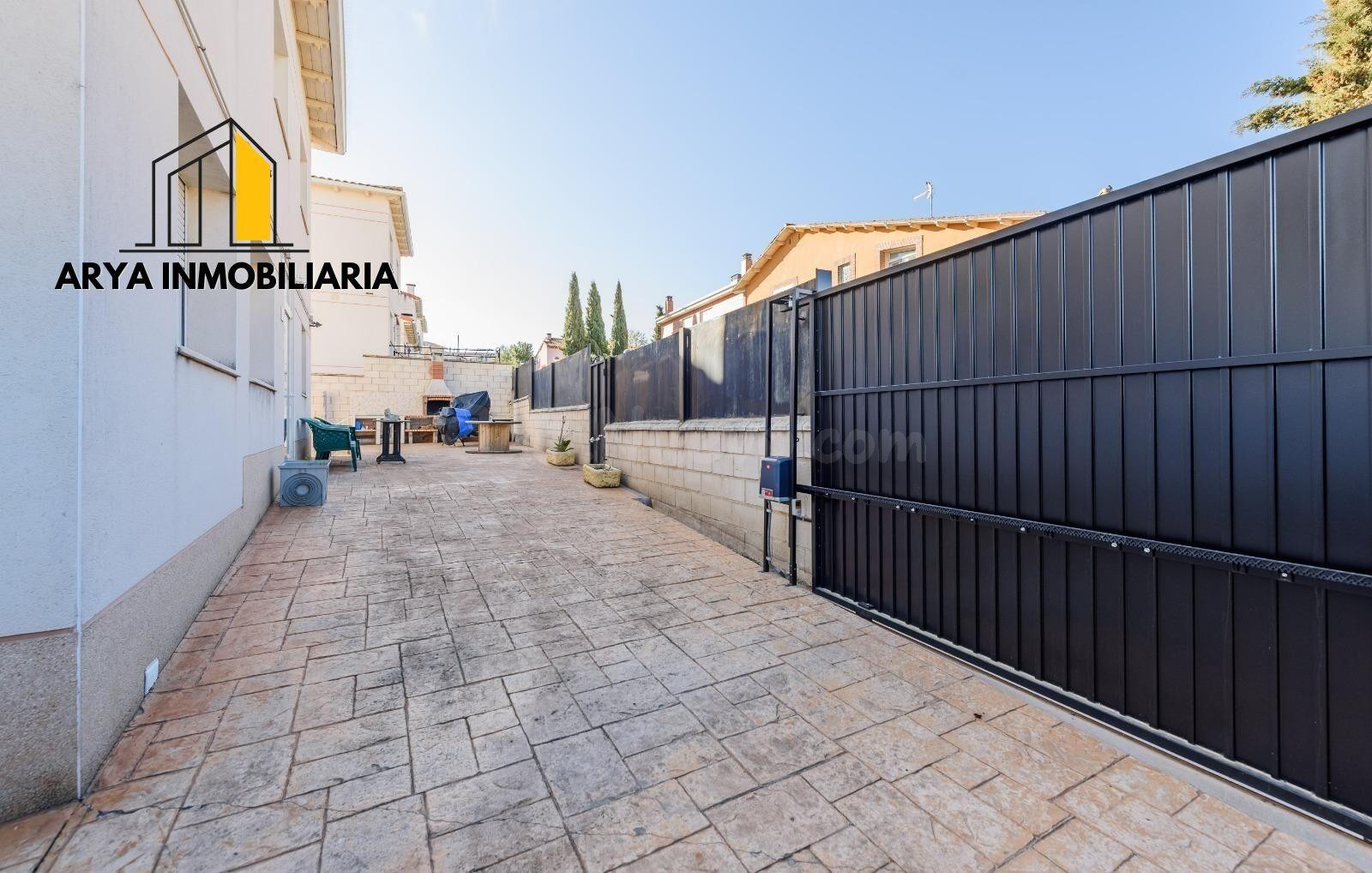 ¡Oportunidad en Horche (Guadalajara)! Casa unifamiliar de 4  - foto 4