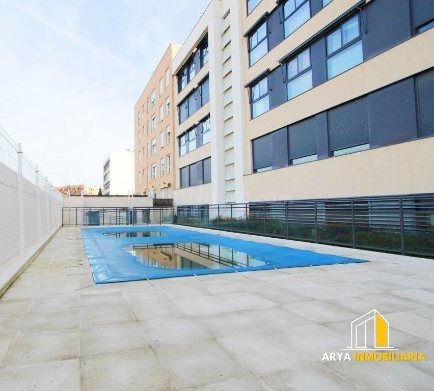 VIVIENDA EN SOTO DEL HENARES CON 2 PLAZAS DE GARAJE , TRASTE