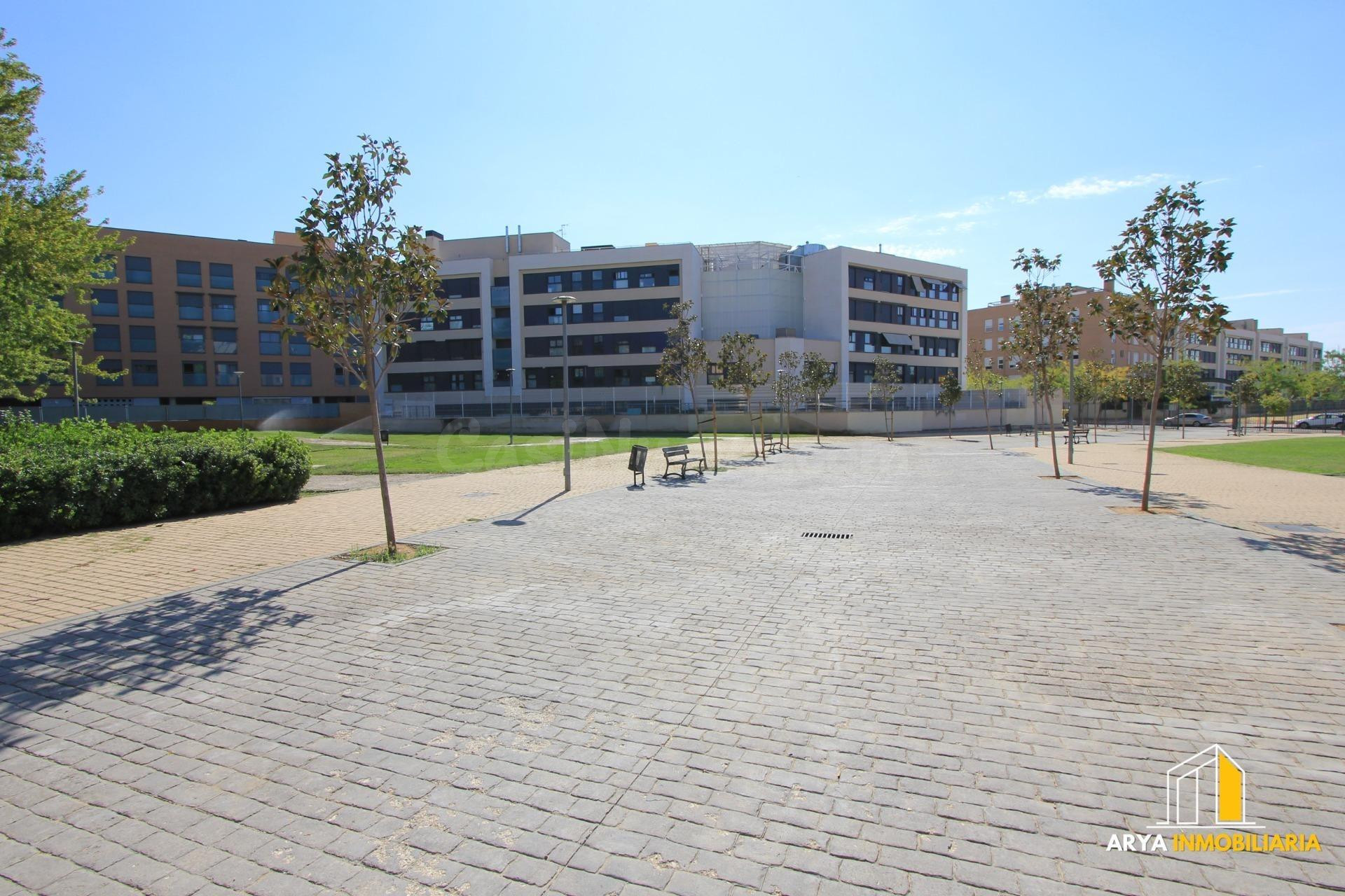 VIVIENDA EN SOTO DEL HENARES CON 2 PLAZAS DE GARAJE , TRASTE - foto 3
