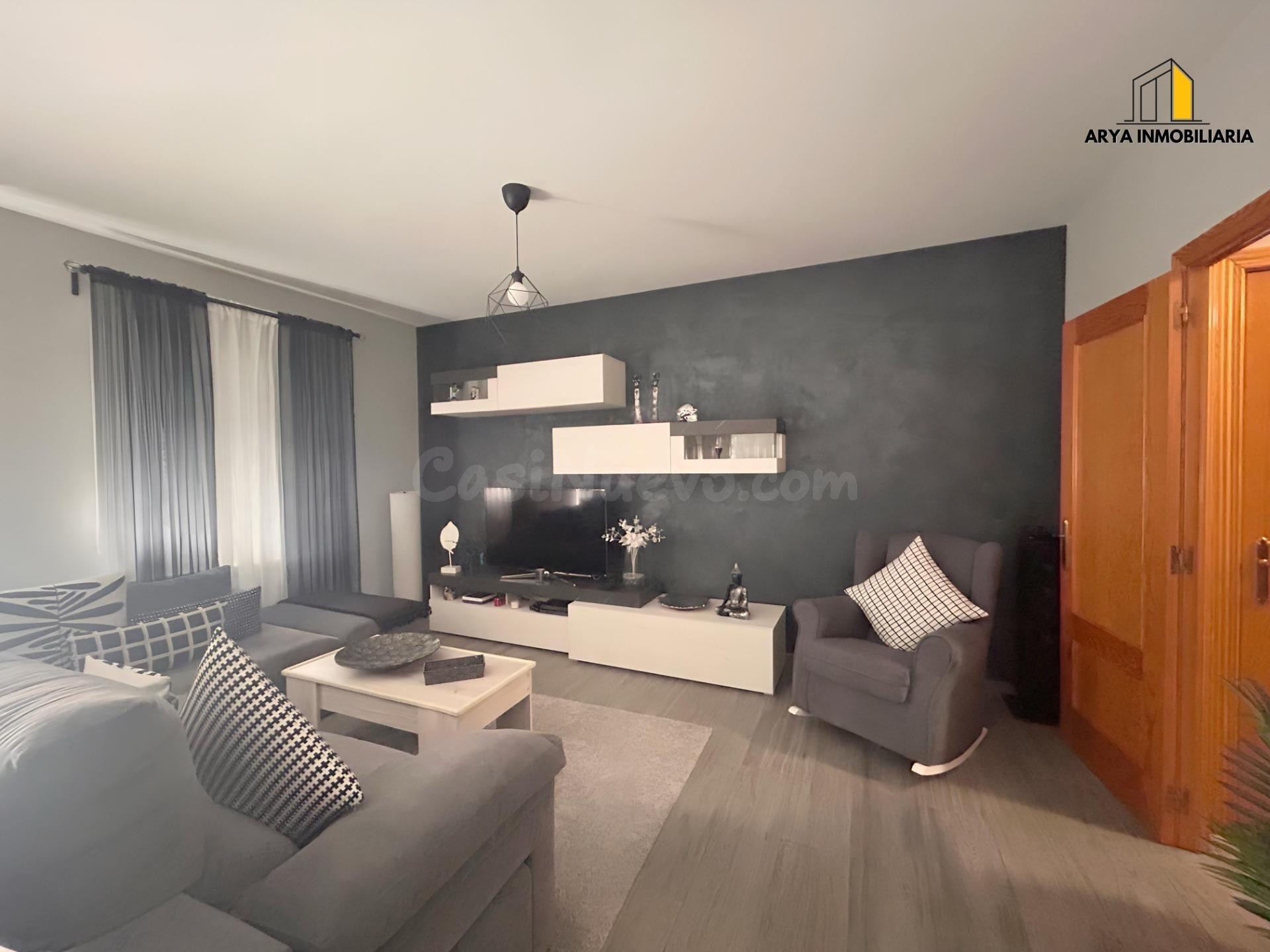 CHALET ADOSADO TOTALMENTE REFORMADO · CALIDAD, LUZ Y CONFORT - foto 4