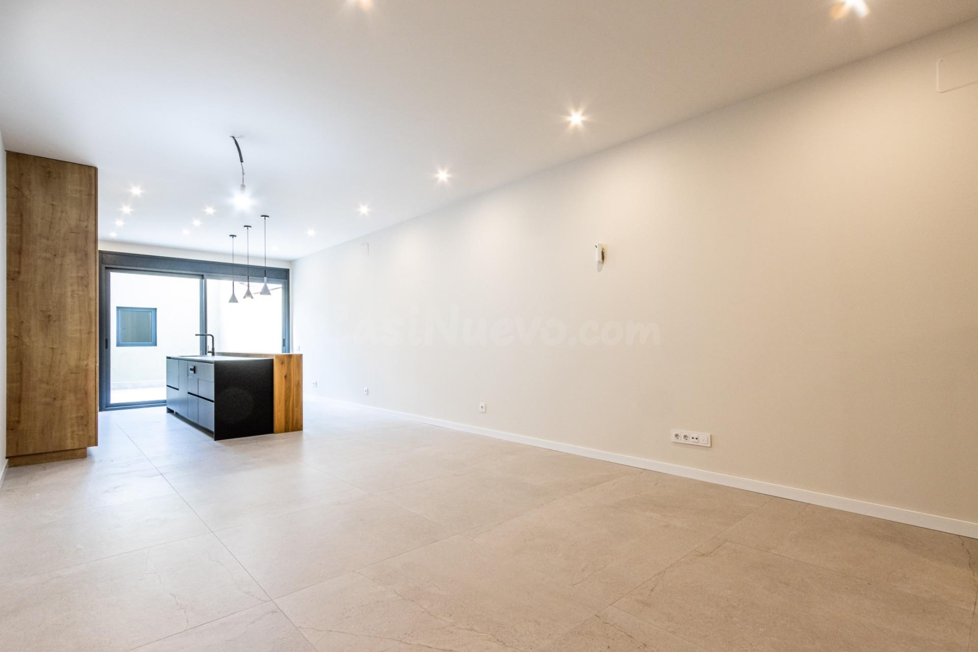 Casa en el centro reformada a estrenar con patio y terraza! - foto 2