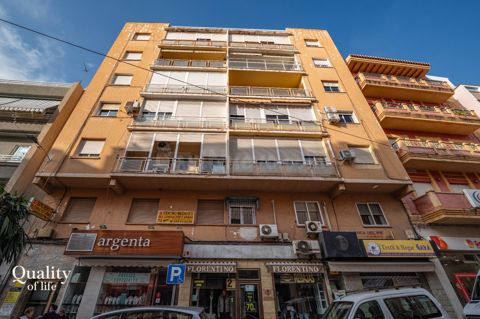 Vivienda reformada en pleno centro de Motril - foto 2
