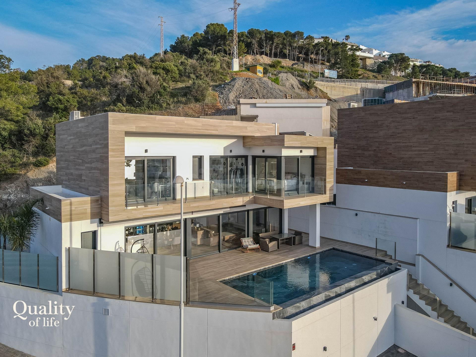 Exclusiva villa contemporánea con vistas a la bahía de La He - foto 3