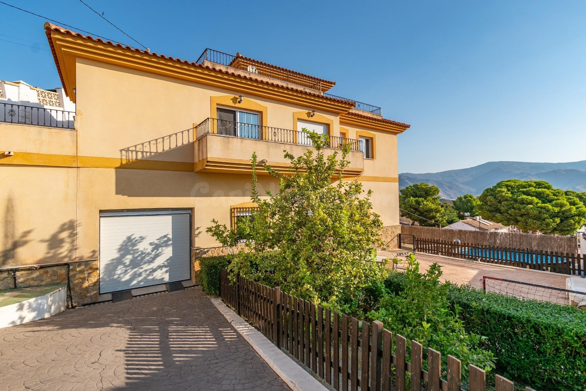 Exclusivo chalet con vistas al mar y la montaña. - foto 4