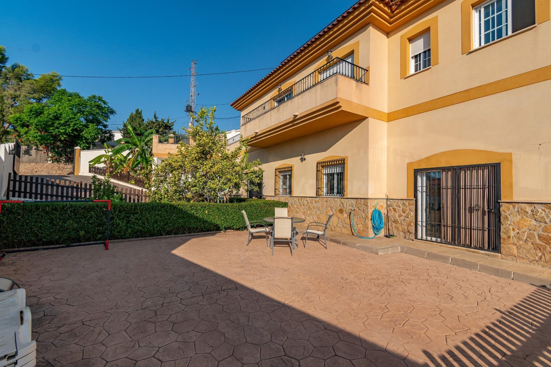 Exclusivo chalet con vistas al mar y la montaña. - foto 5