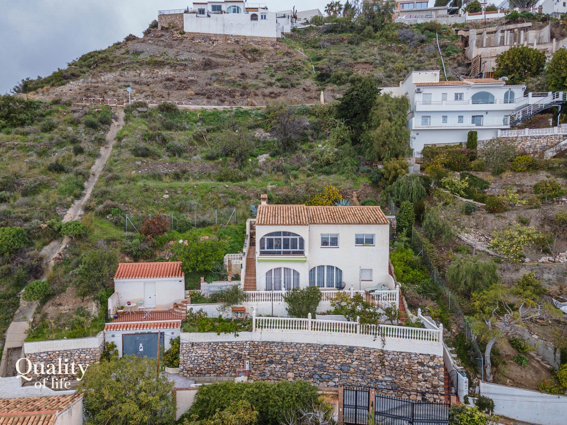 Chalet Reformado en la Exclusiva Urbanización Alfamar – Parc - foto 3
