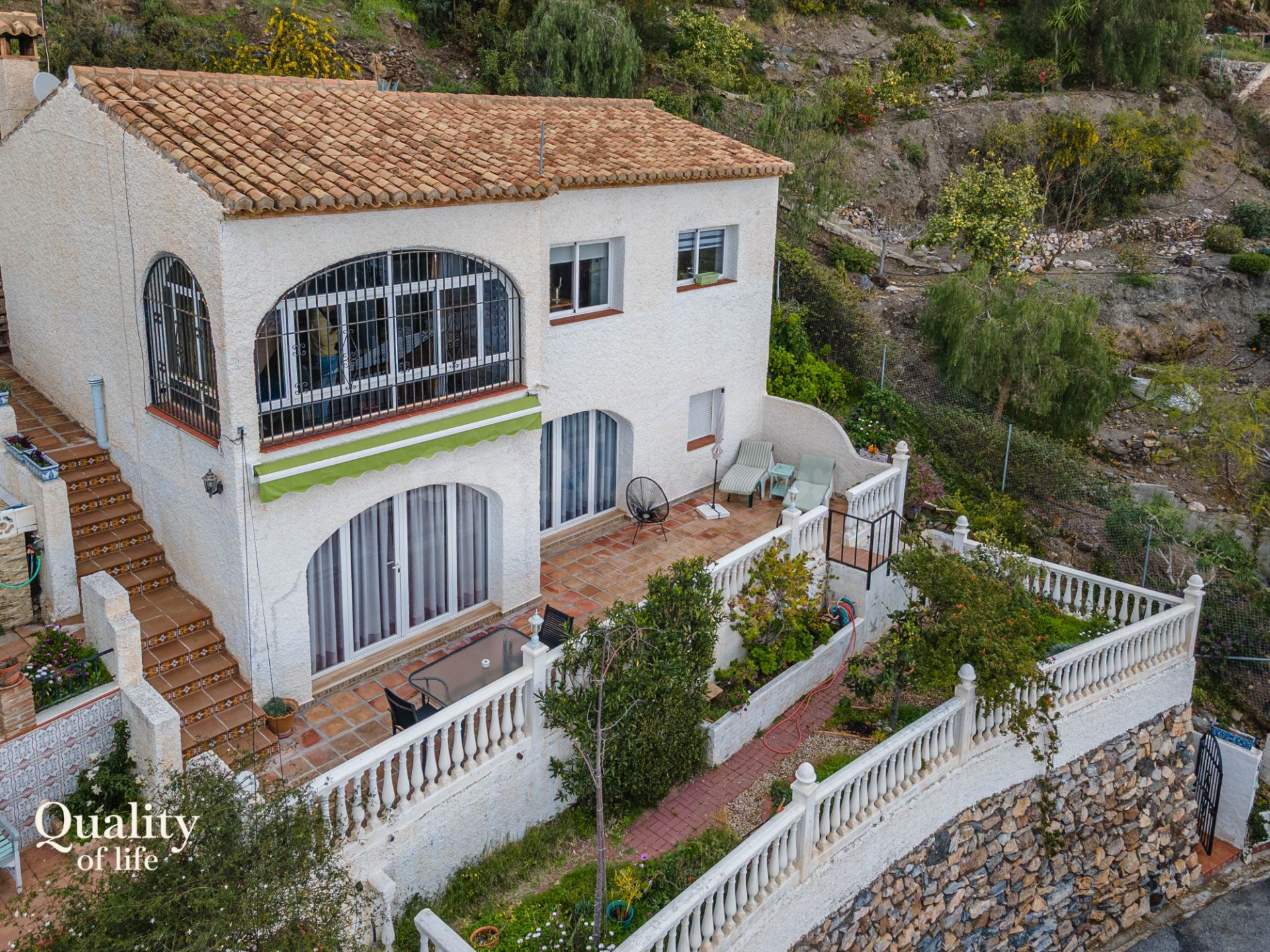 Chalet Reformado en la Exclusiva Urbanización Alfamar – Parc - foto 4