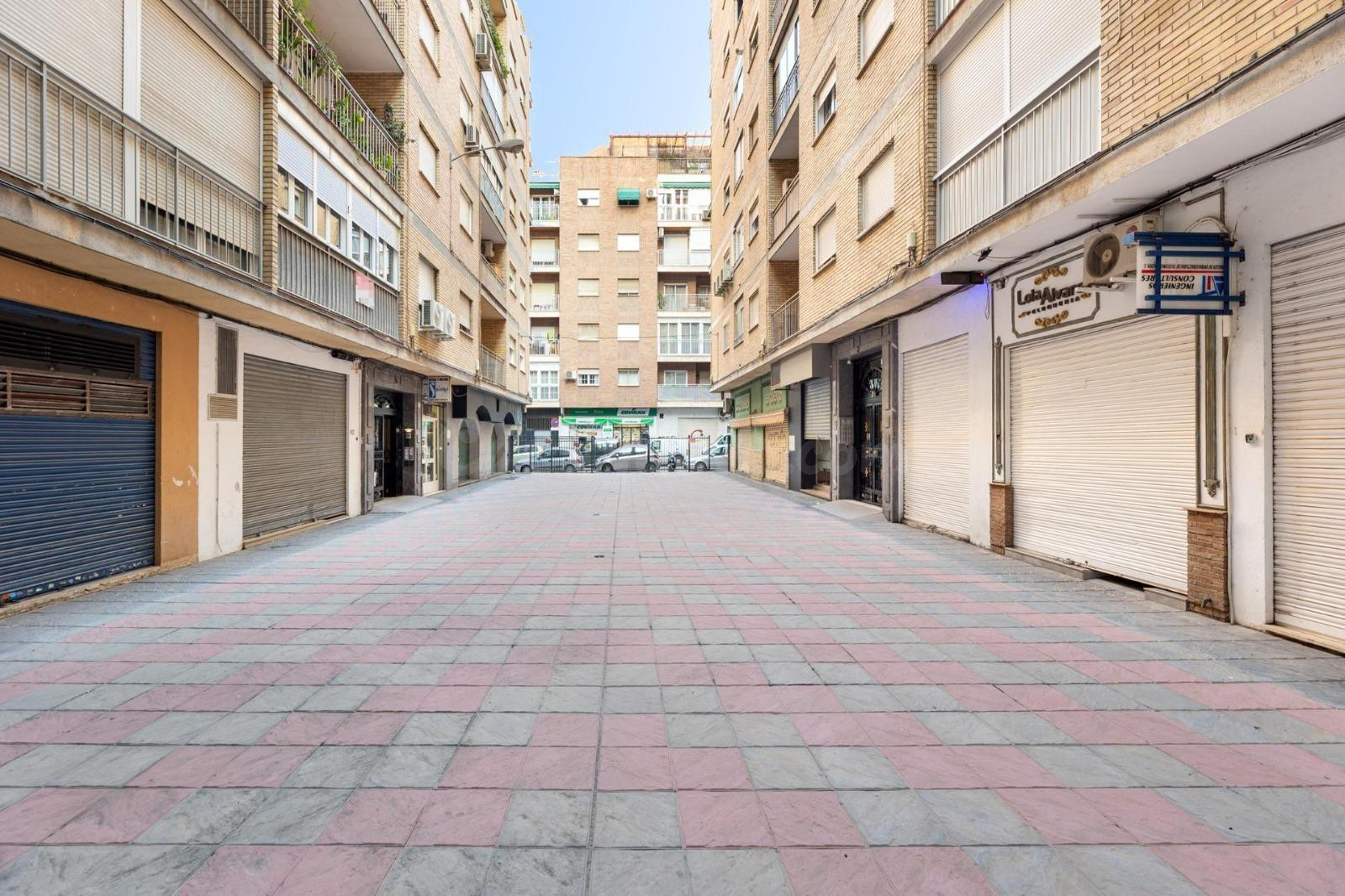 Amplia vivienda con terraza y vistas al Parque García Lorca