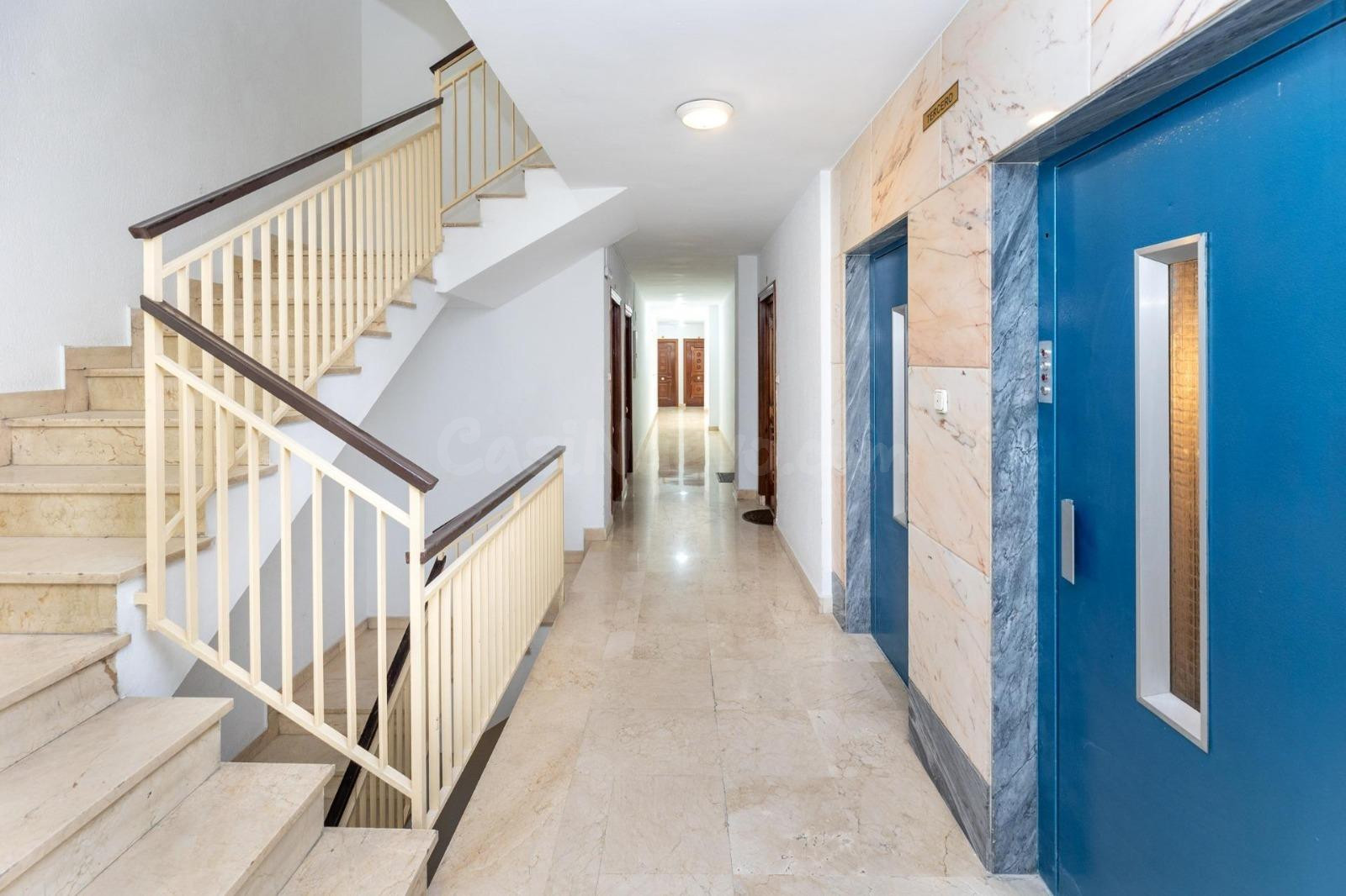 Amplia vivienda con terraza y vistas al Parque García Lorca - foto 4