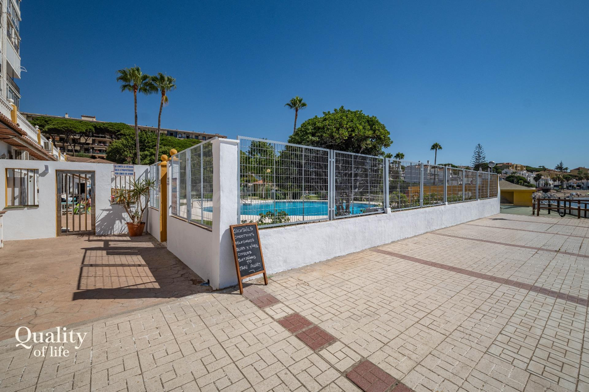 PRIMERA LÍNEA DE PLAYA | ACCESO PRIVADO PARA SOLO 5 VIVIENDA - foto 2