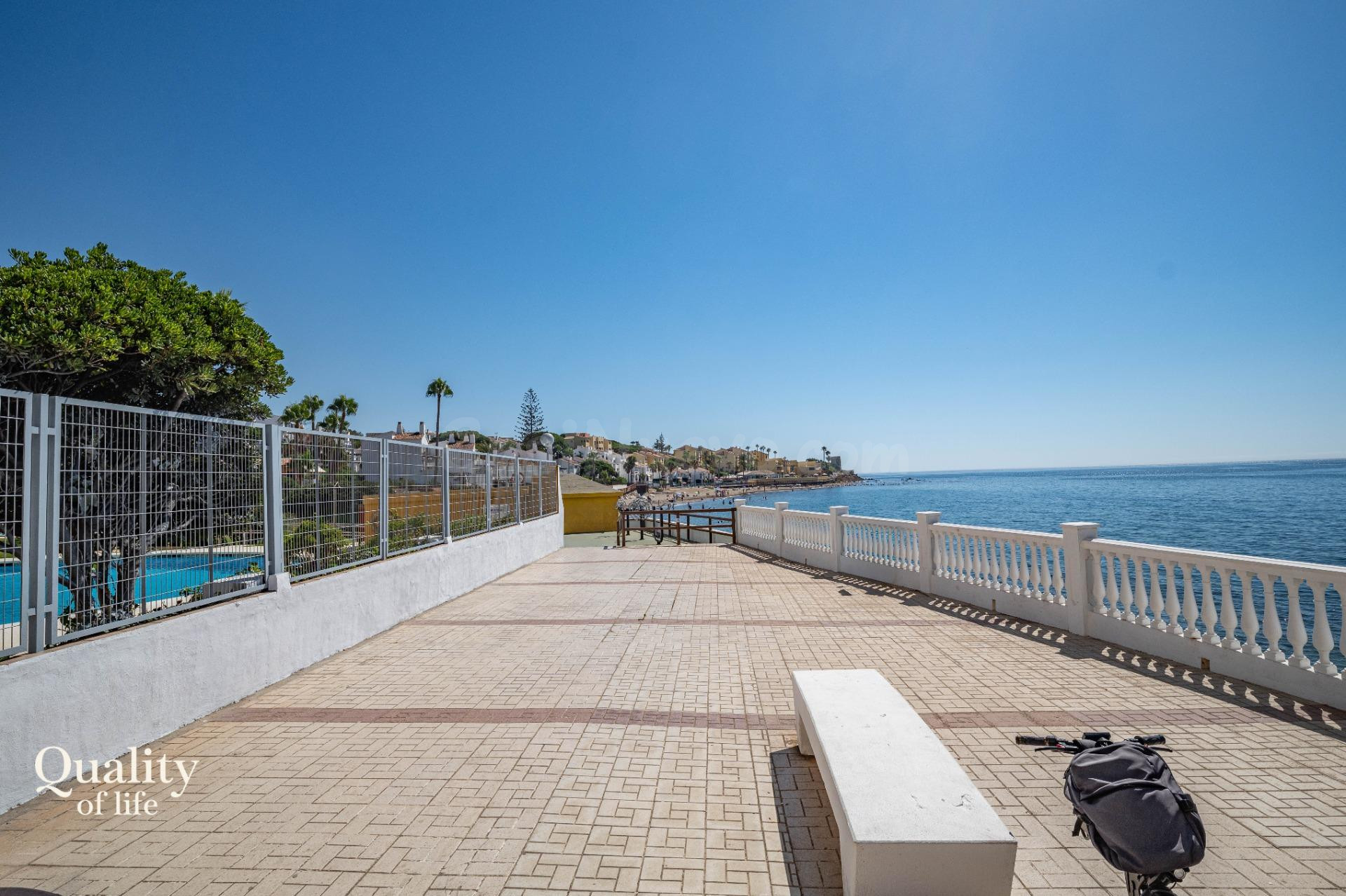 PRIMERA LÍNEA DE PLAYA | ACCESO PRIVADO PARA SOLO 5 VIVIENDA - foto 3