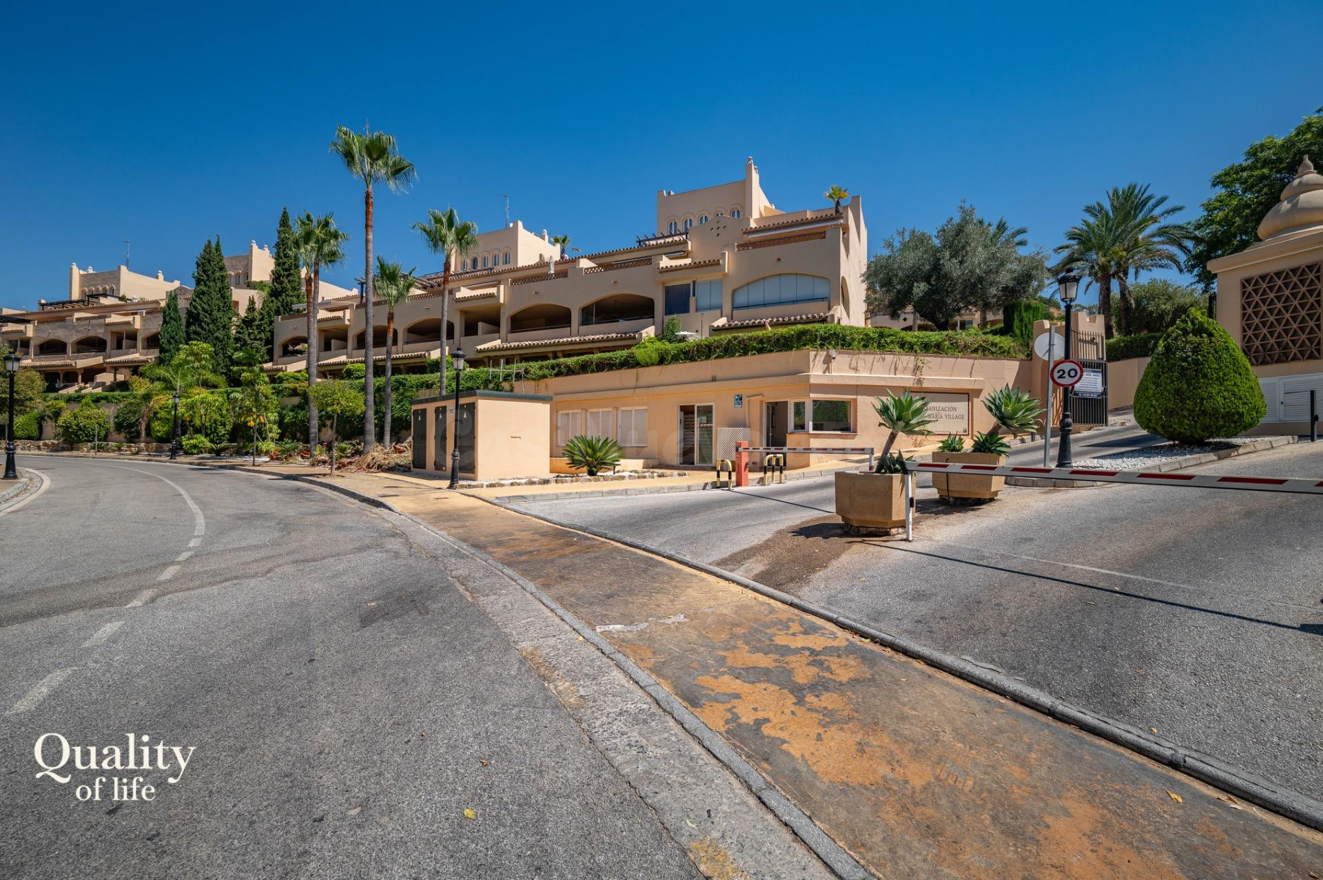 Elegante apartamento con amplia terraza cerrada, jardín y ex - foto 4
