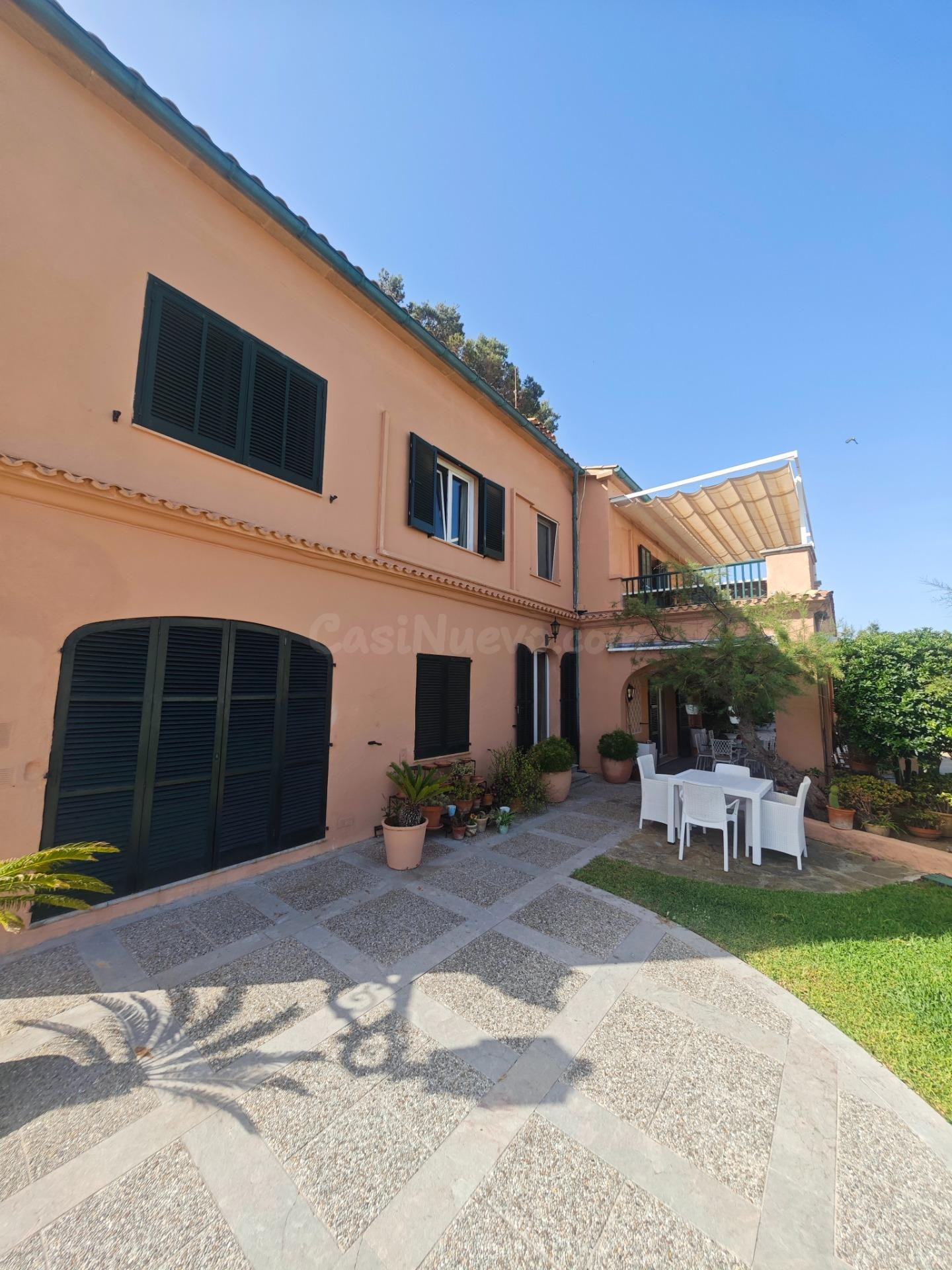 Exclusiva Villa en Primera Línea de Mar con Vistas Panorámic - foto 4