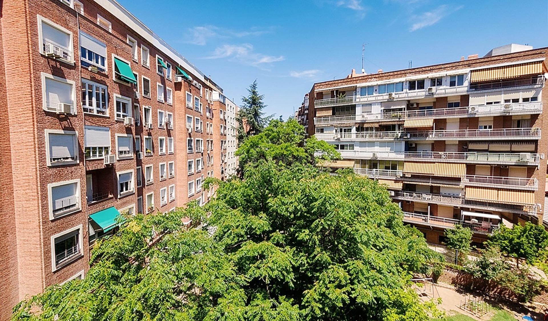 EXCELENTE PISO EXTERIOR EN VALLEHERMOSO, CHAMBERÍ (MADRID). - foto 2