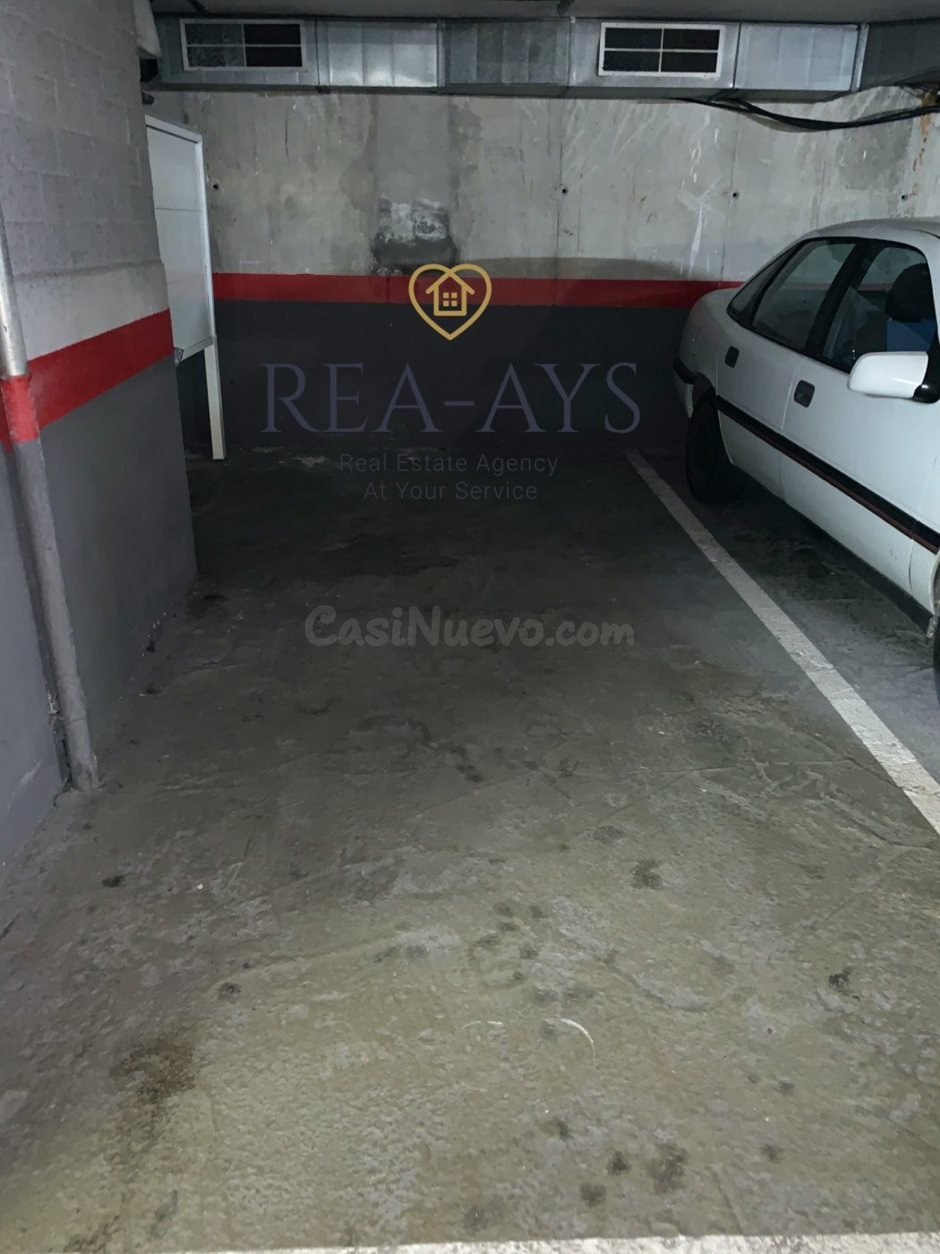 Plaza de garaje para coche grande con trastero anexo - Cornellà de Llobregat