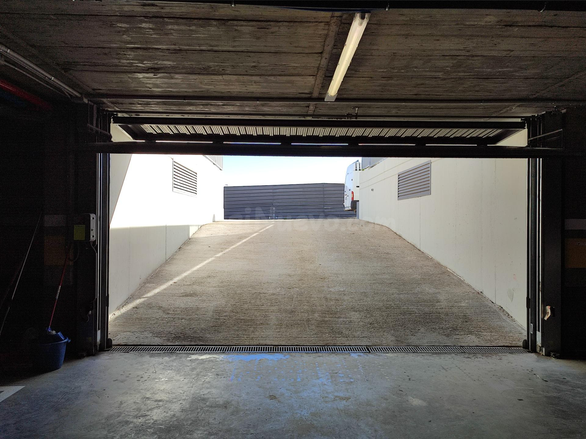 VENTA DE PLAZA DE GARAJE GRANDE EN EDIFICIO MONTERREY (CUART - foto 3