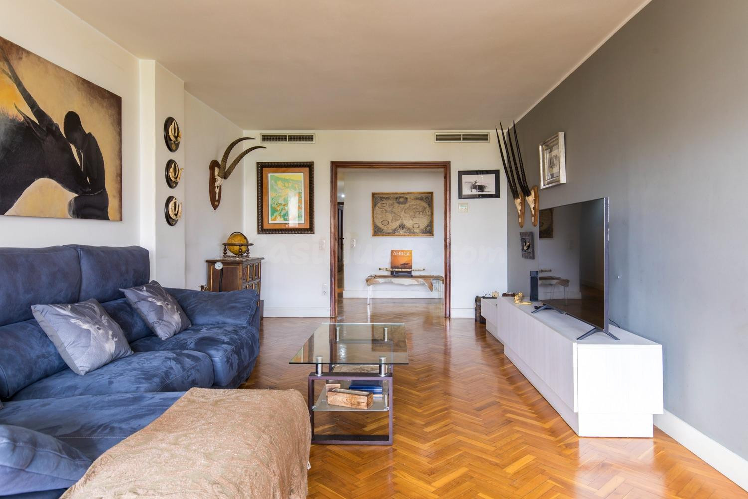 ESPECTACULAR VIVIENDA EN Paseo de Cesáreo Alierta – LUZ, AMP - foto 4