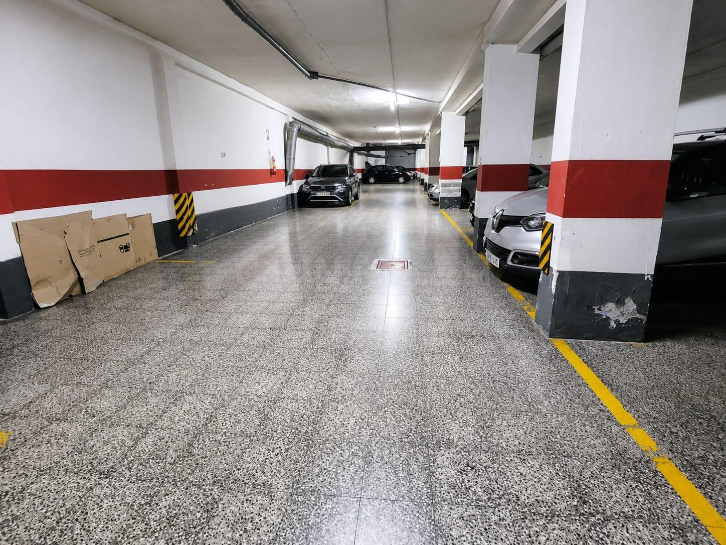 Plaza de garaje en Las Fuentes – Ideal para coche pequeño - foto 2