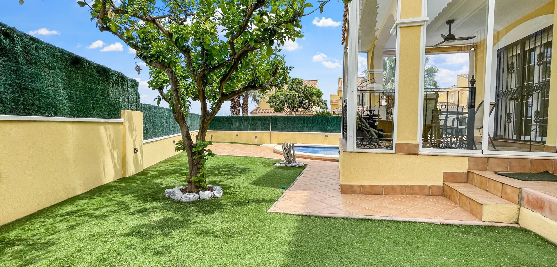 Chalet 3 habitaciones 140m² en venta - Lomas de Cabo Roig-Lo - foto 3