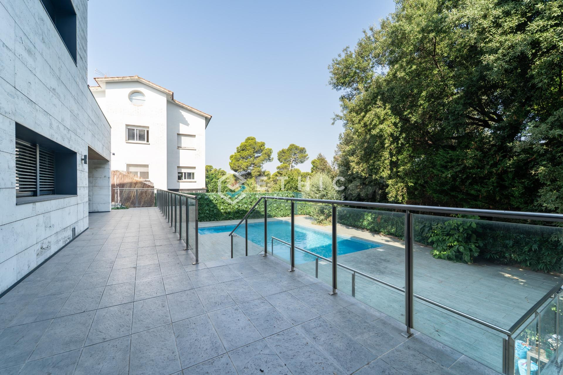 Villa de lujo con piscina climatizada, vistas 360º y máxima  - foto 4