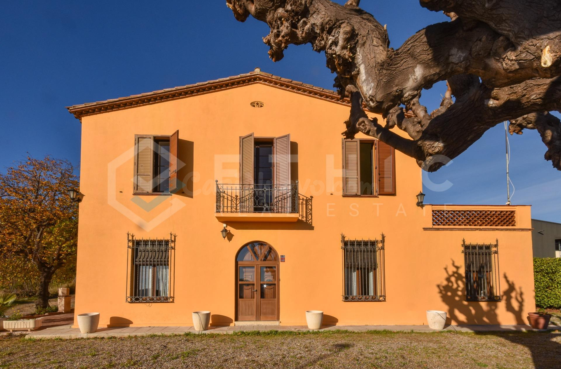 ¡ESPECTACULAR MASIA CON VISTAS AL MAR EN PERFECTO ESTADO DE CONSERVACIÓN!