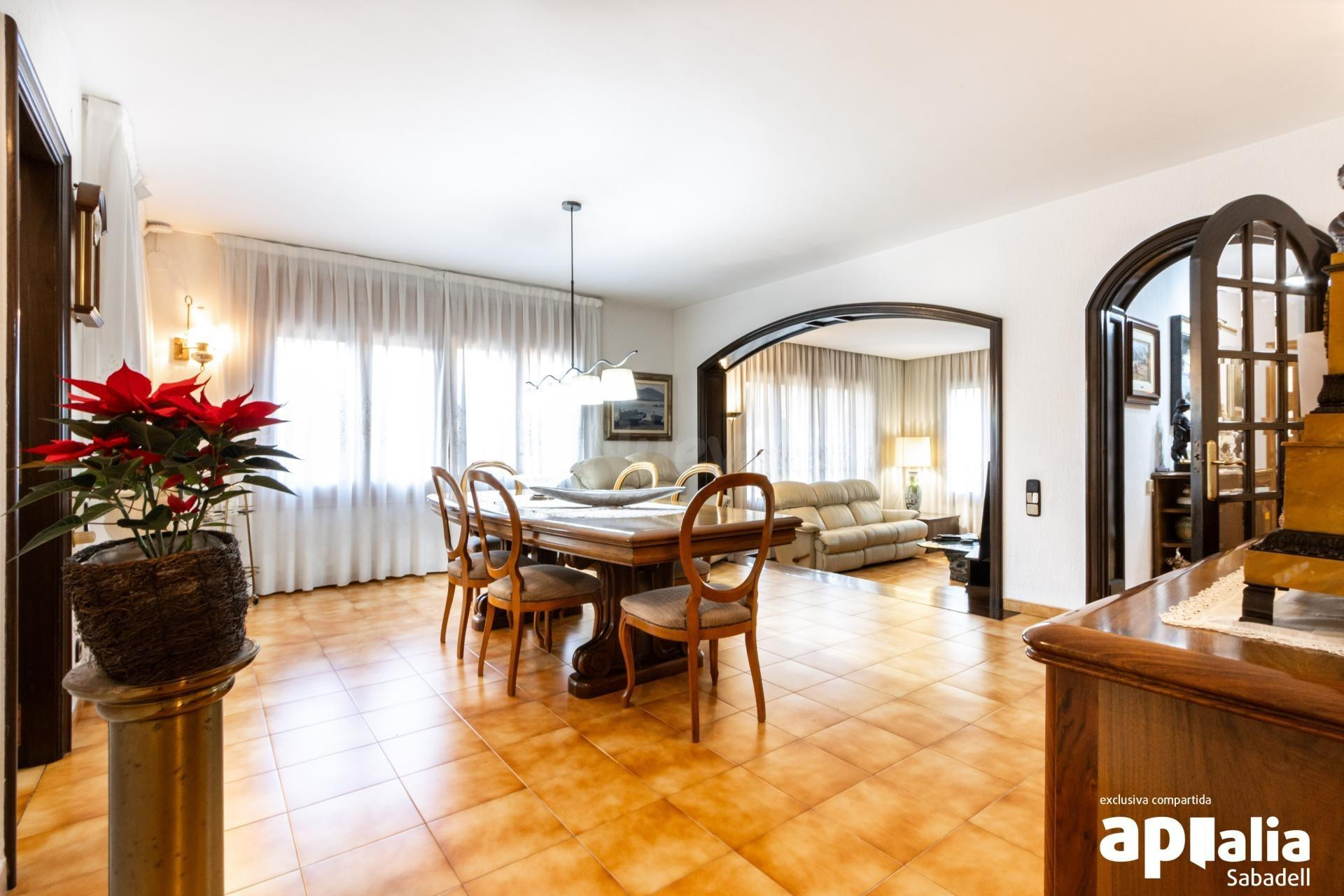 Chalet 4 habitaciones 333m² en venta - - Sant Feliu Racó - - foto 2