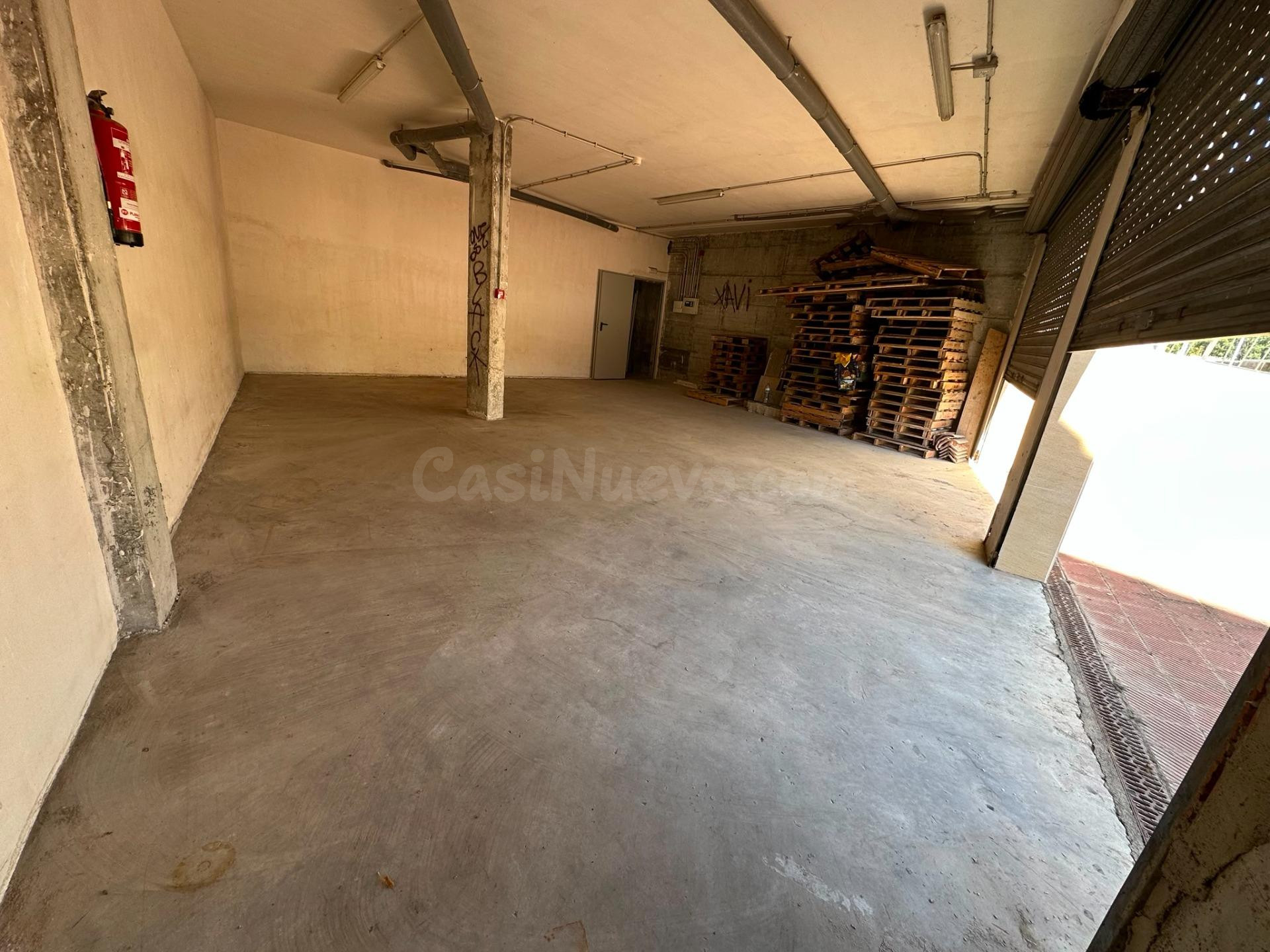 Local comercial 79m² en venta - Cataluña - foto 2