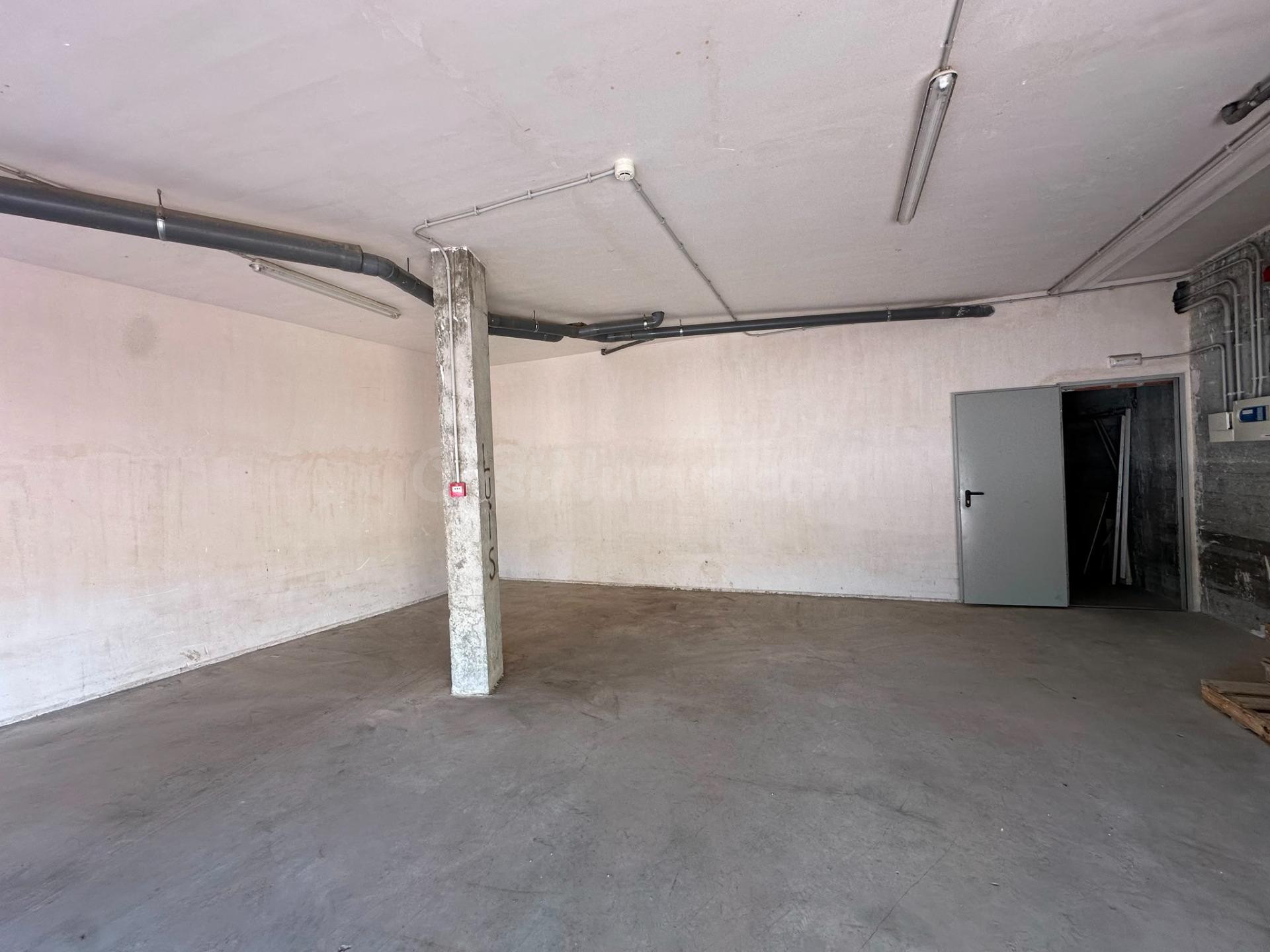Local comercial 79m² en venta - Cataluña - foto 4