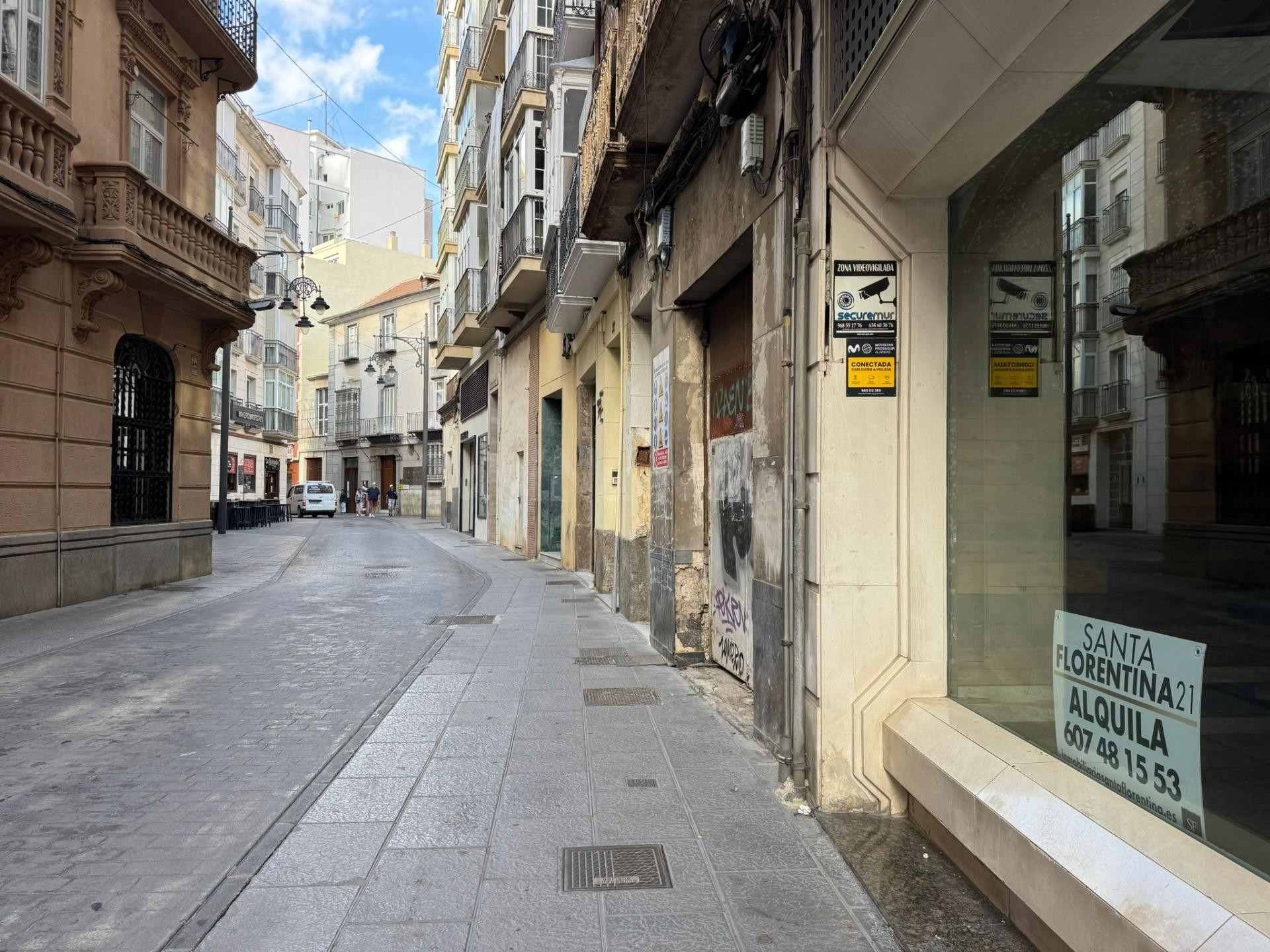 Local comercial 102m² en alquiler - Casco Antiguo - foto 2