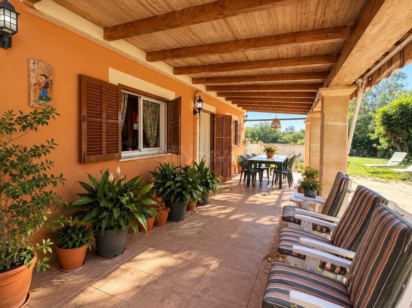 Finca rústica con vivienda en parcela de 8.500 m2