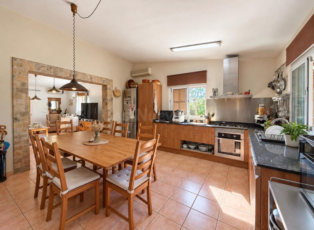 Finca rústica con vivienda en parcela de 8.500 m2 - foto 3