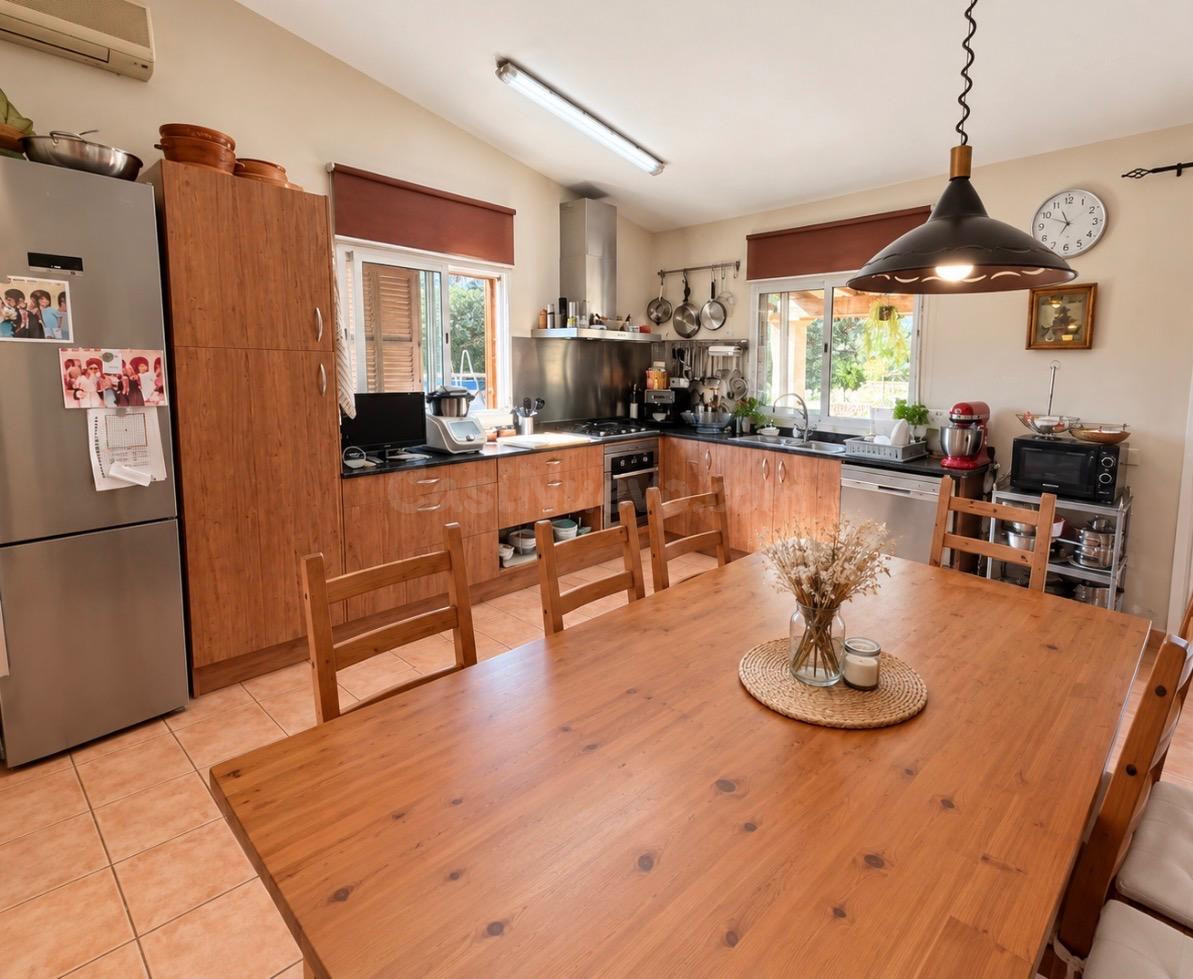 Finca rústica con vivienda en parcela de 8.500 m2 - foto 4