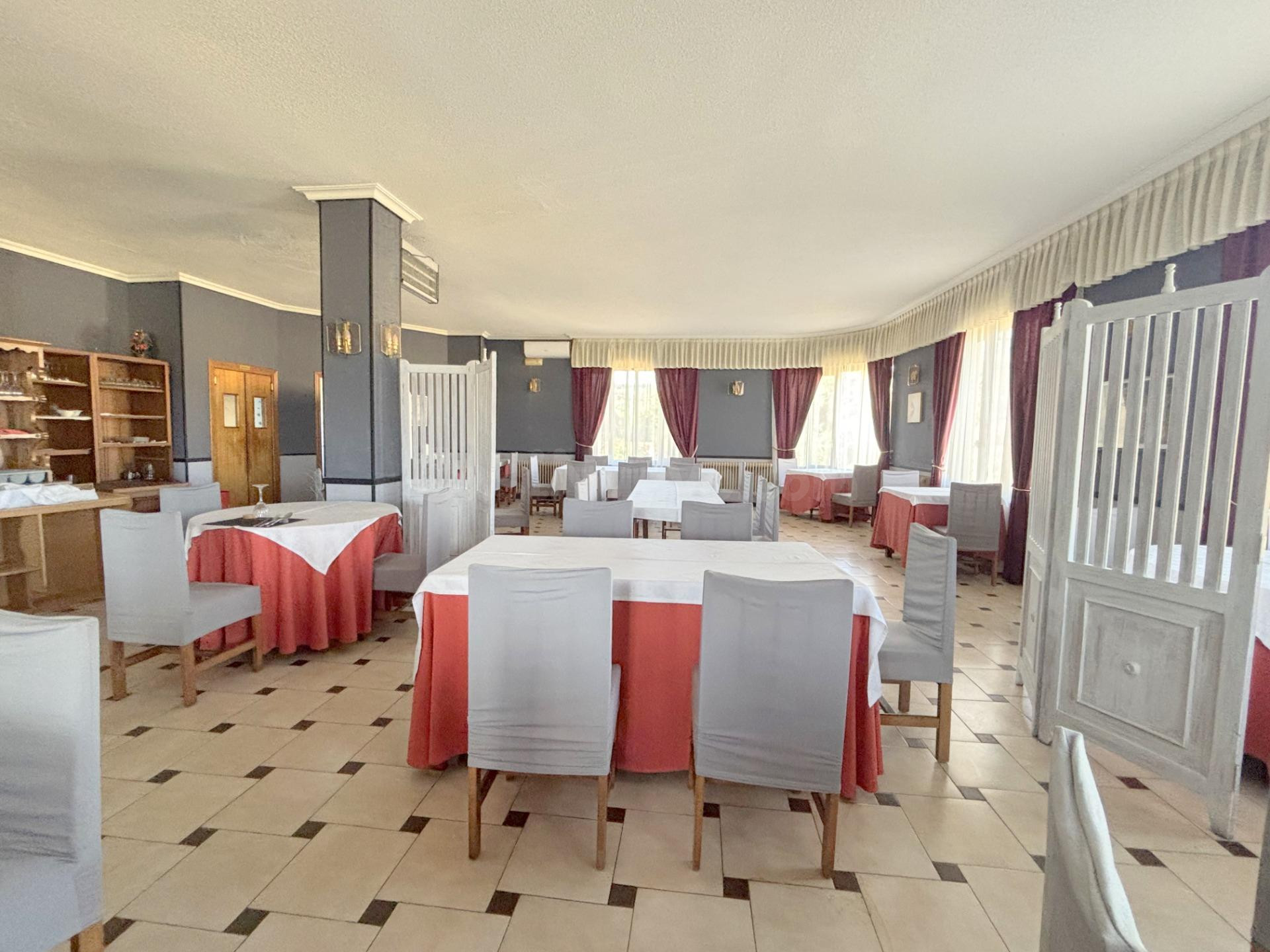 Oportunidad unica, amplio inmueble en venta con potencial residencial - foto 5