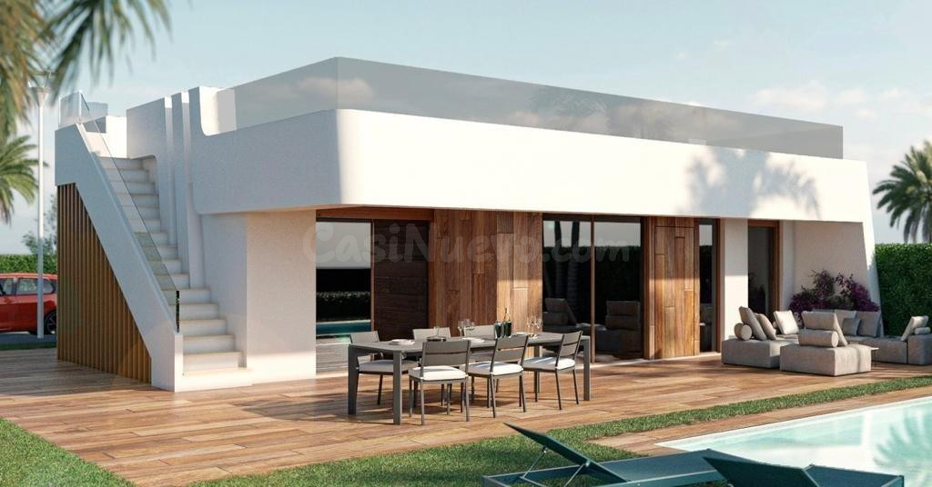 LUJOSA VILLA DE 4 DORMITORIOS Y 3 BAÑOS ORIENTADA AL SUR