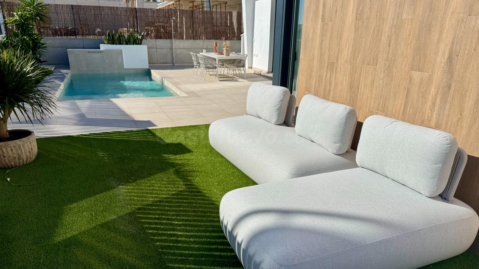 Una fantástica villa de 3 dormitorios y un plan con piscina  - foto 2