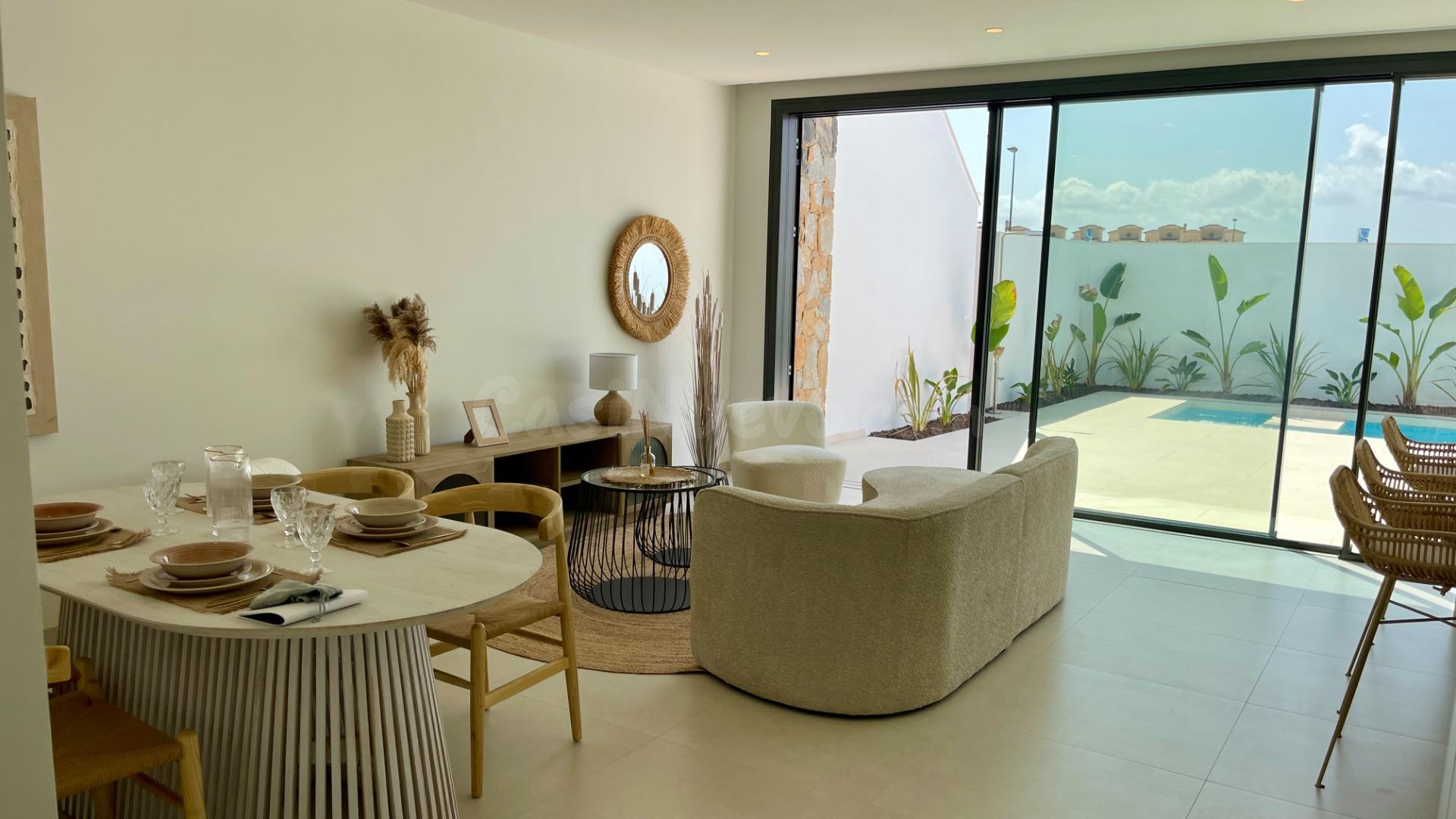 Chalet con su propia piscina y solárium de 92m2 a poca dista - foto 2