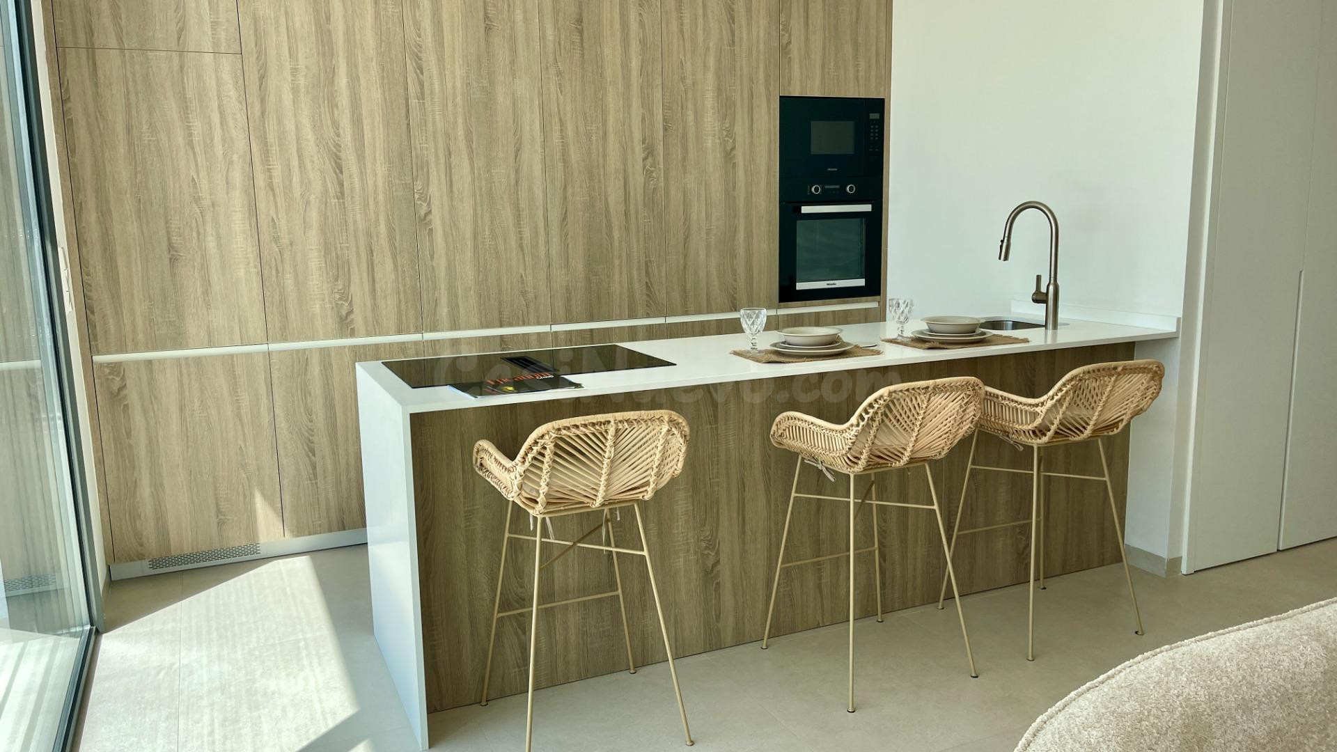 Chalet con su propia piscina y solárium de 92m2 a poca dista - foto 5
