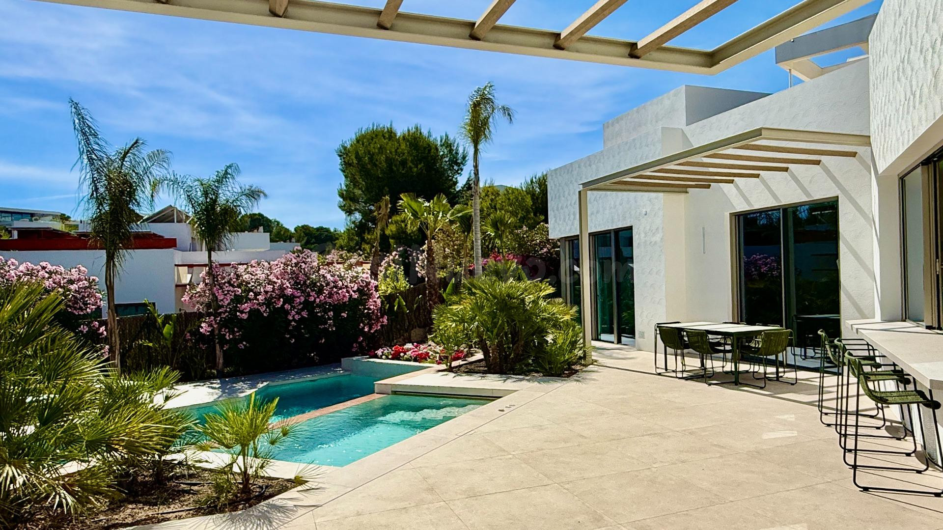 LISTA PARA ENTRAR A VIVIR - Villa de lujo amueblada con orie - foto 3