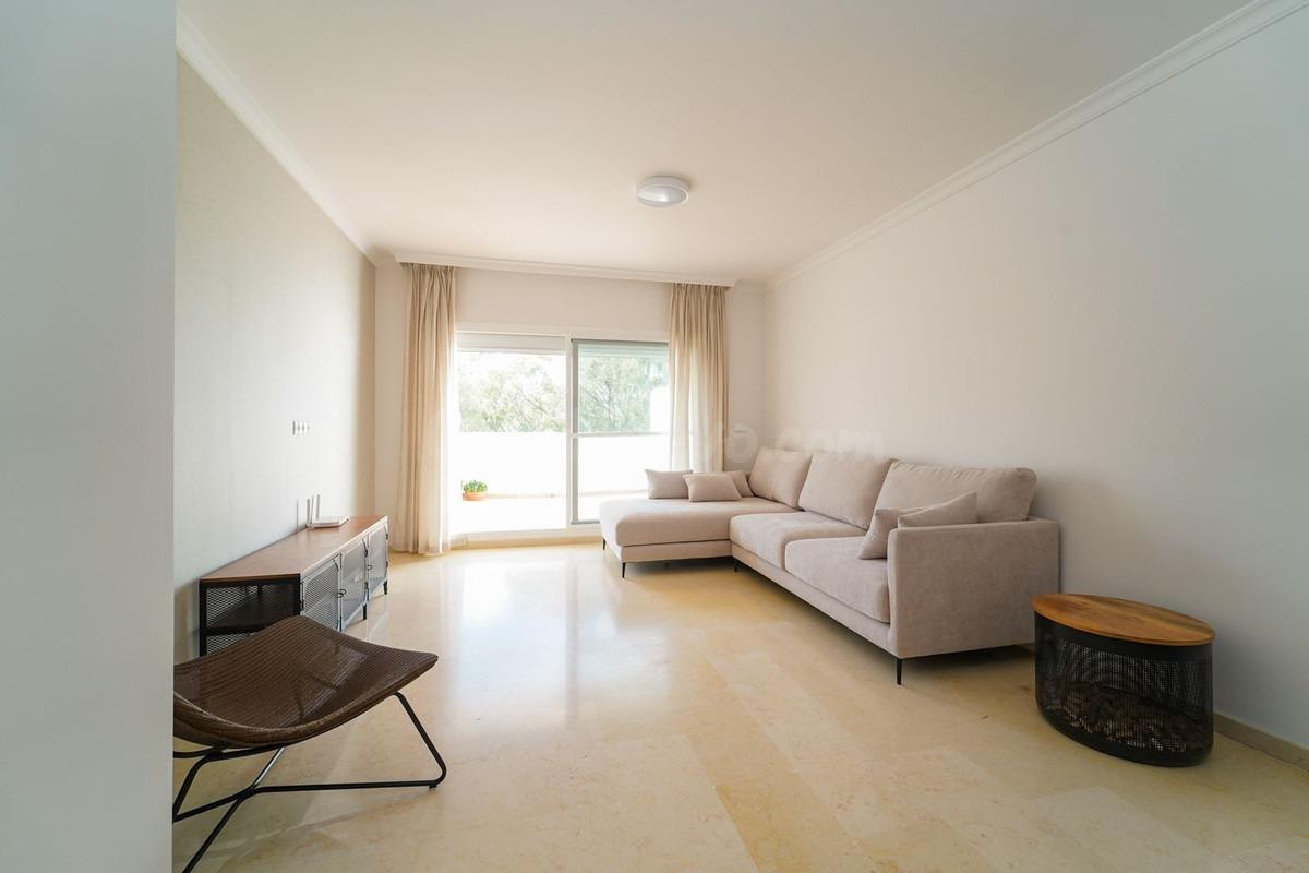Ático de Elviria: Un Refugio Exclusivo en Marbella