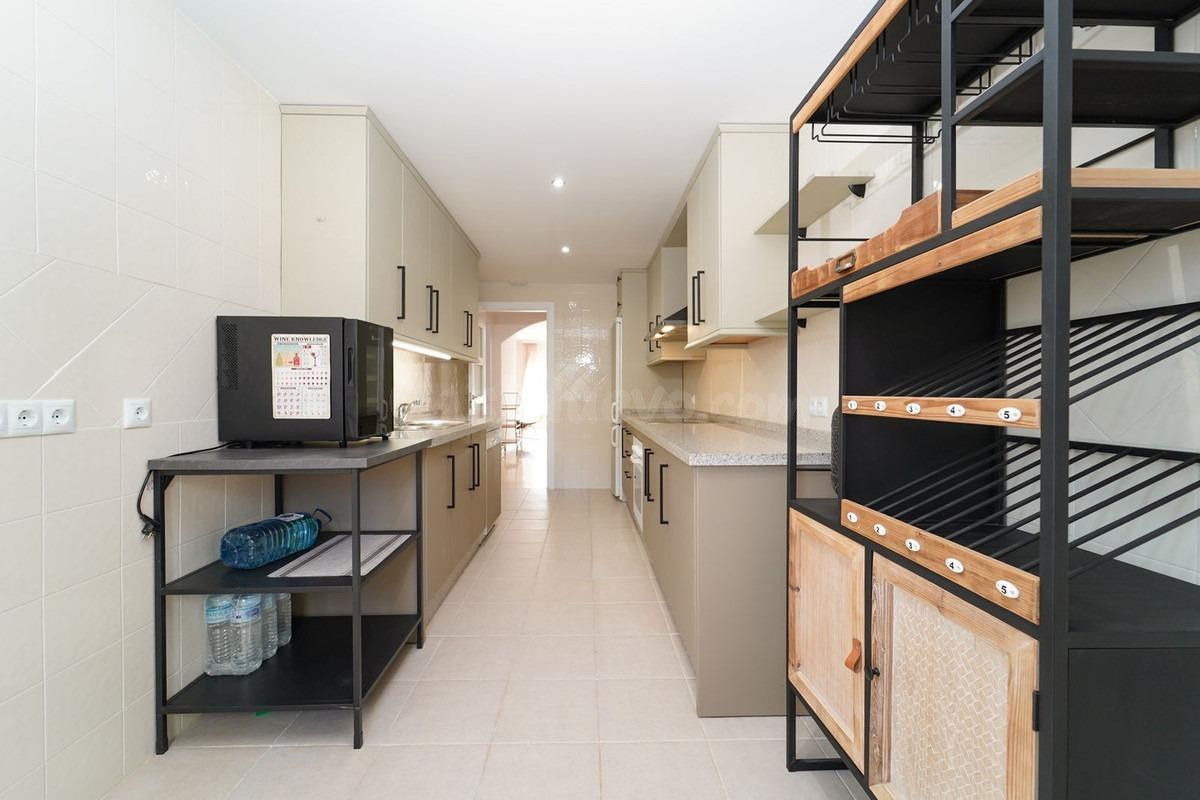 Ático de Elviria: Un Refugio Exclusivo en Marbella - foto 4