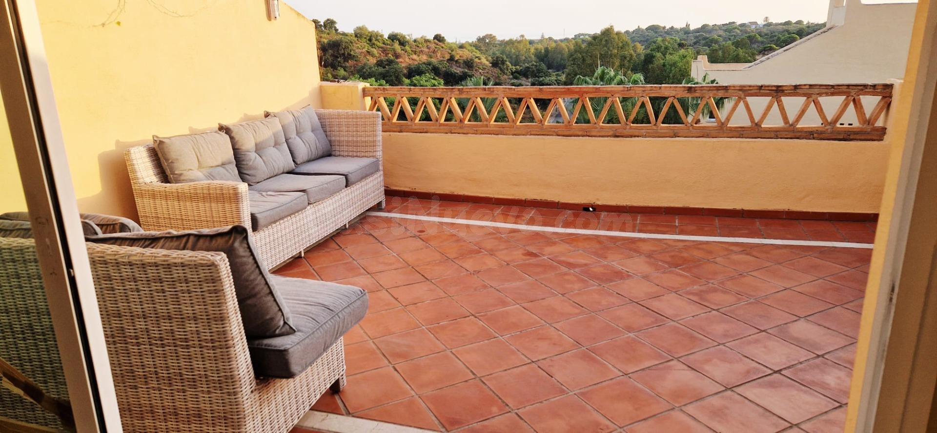Venta de piso 2 habitaciones con vistas en Elviria- Marbella - foto 2
