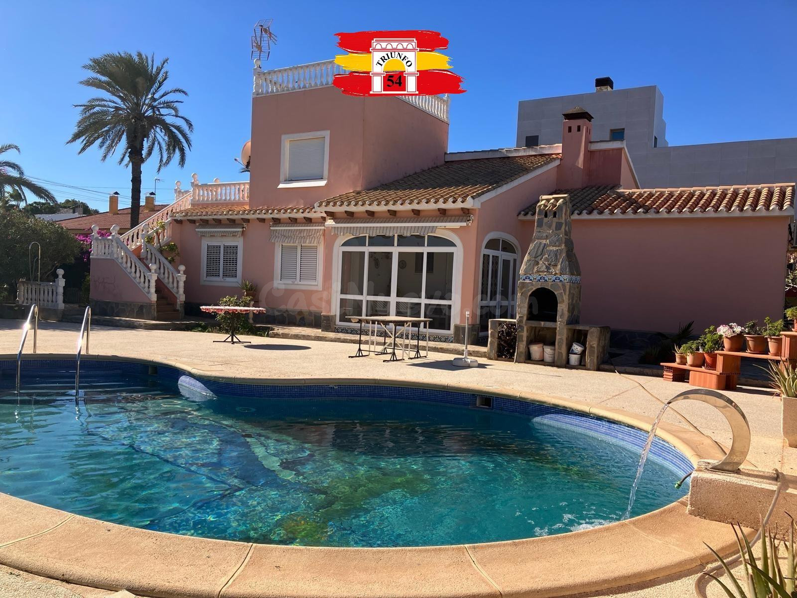 Chalet independiente en Cabo Roig - foto 2